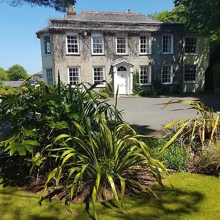 Rose In Vale Hotel