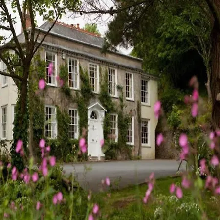 Rose In Vale Hotel